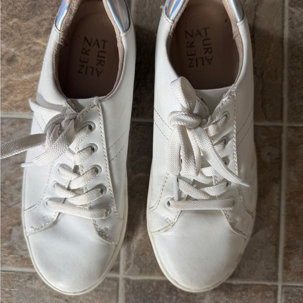 Naturalizer White Leather Sneakers with Iridescent Heel Tab